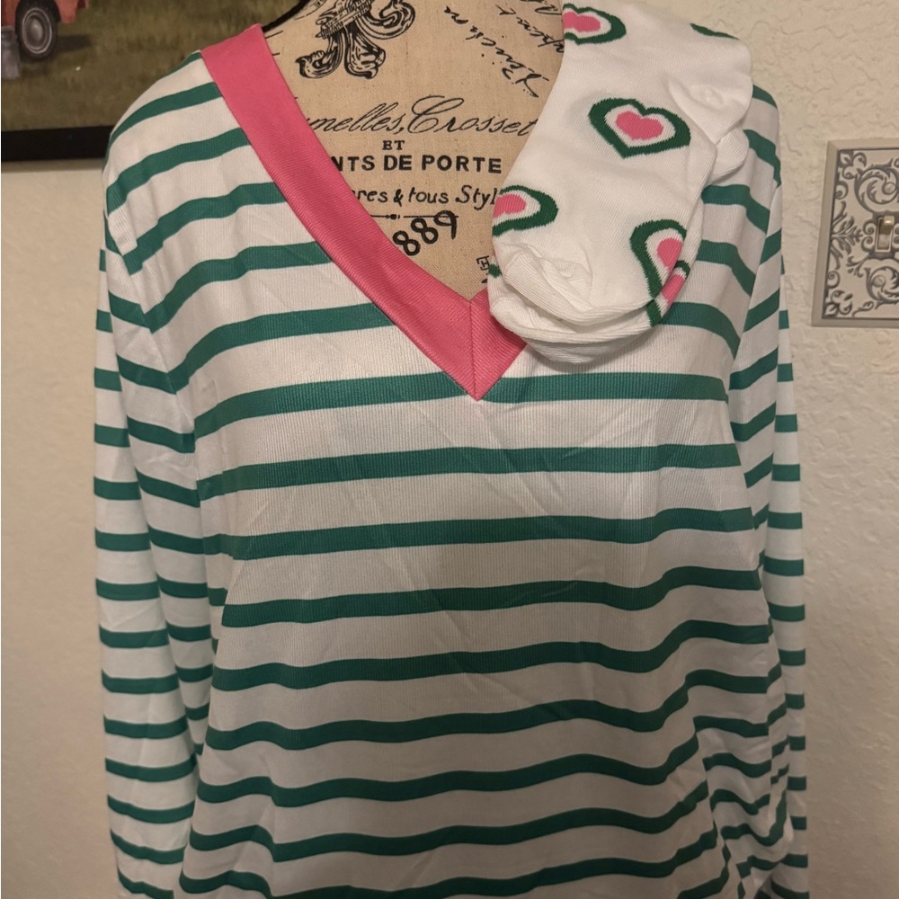 New top & cute socks